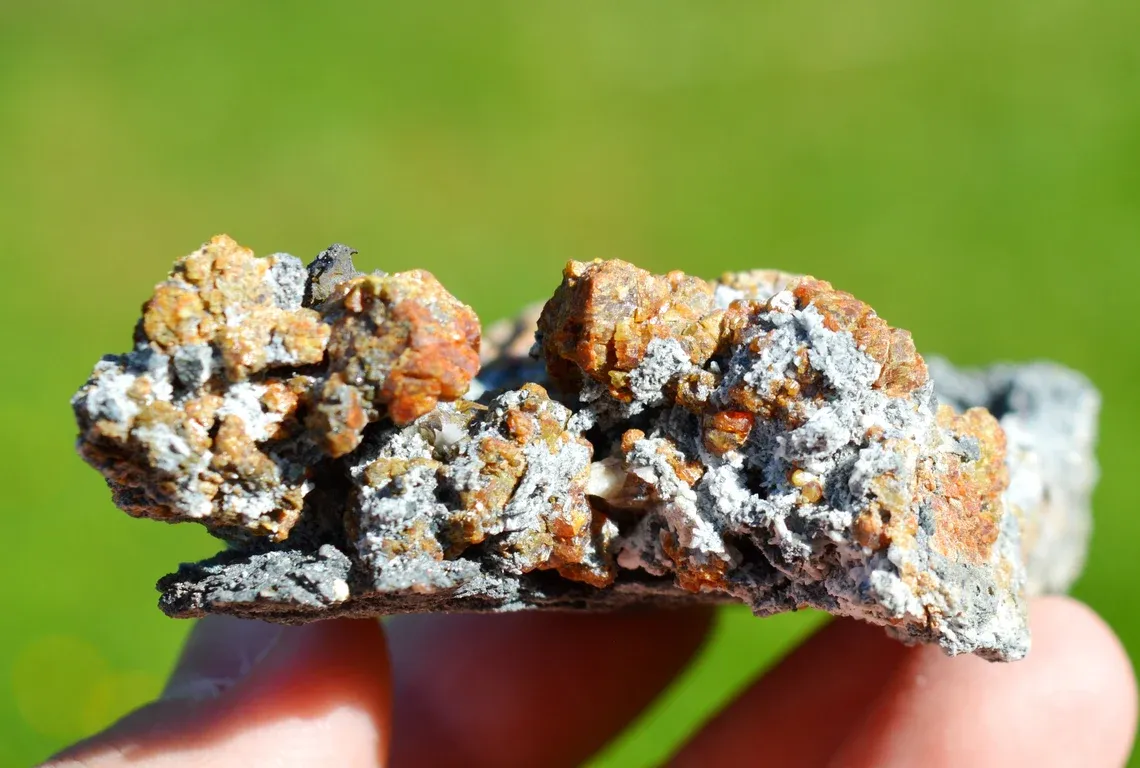 Sphalerite and Quartz 111 grams - Haus Rappoltstein vein, Neuenburg, Haut-Rhin, Alsace, France - image 6