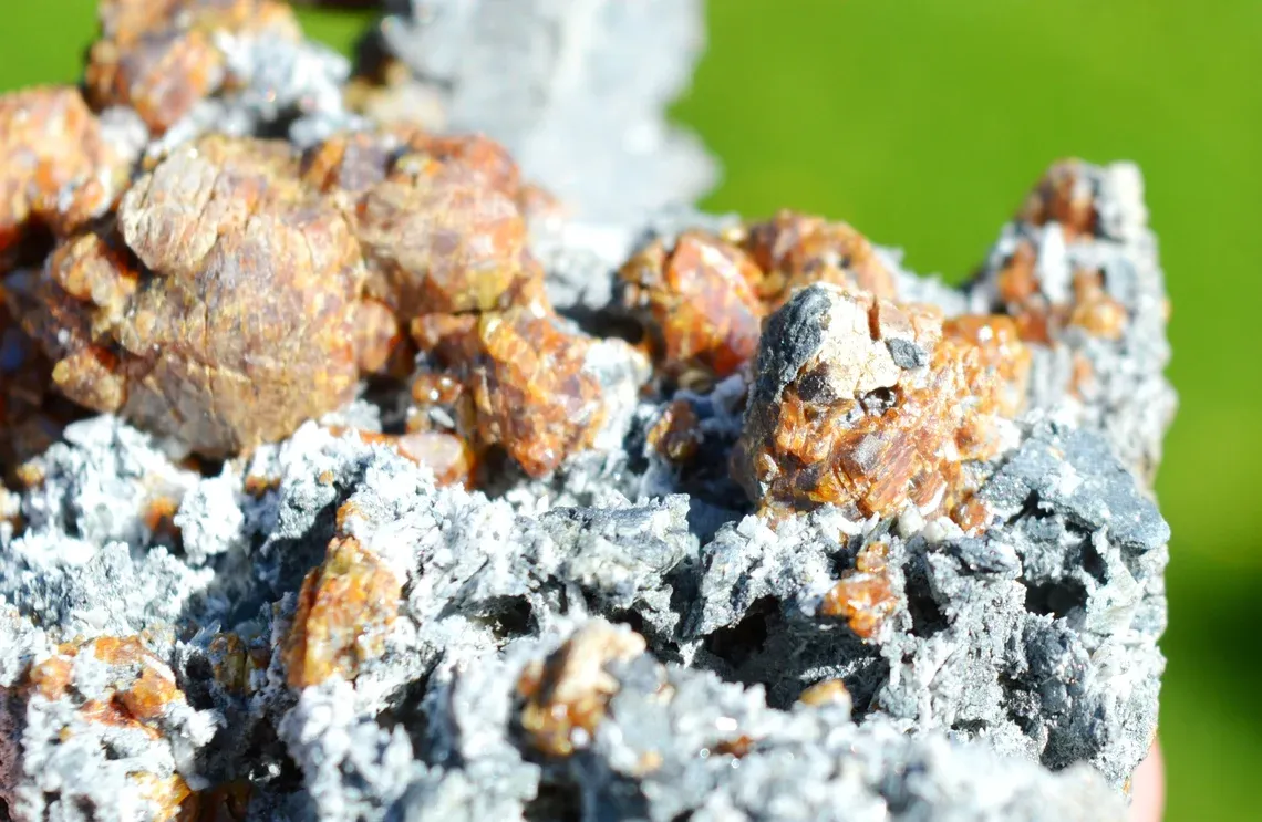 Sphalerite and Quartz 111 grams - Haus Rappoltstein vein, Neuenburg, Haut-Rhin, Alsace, France - image 3