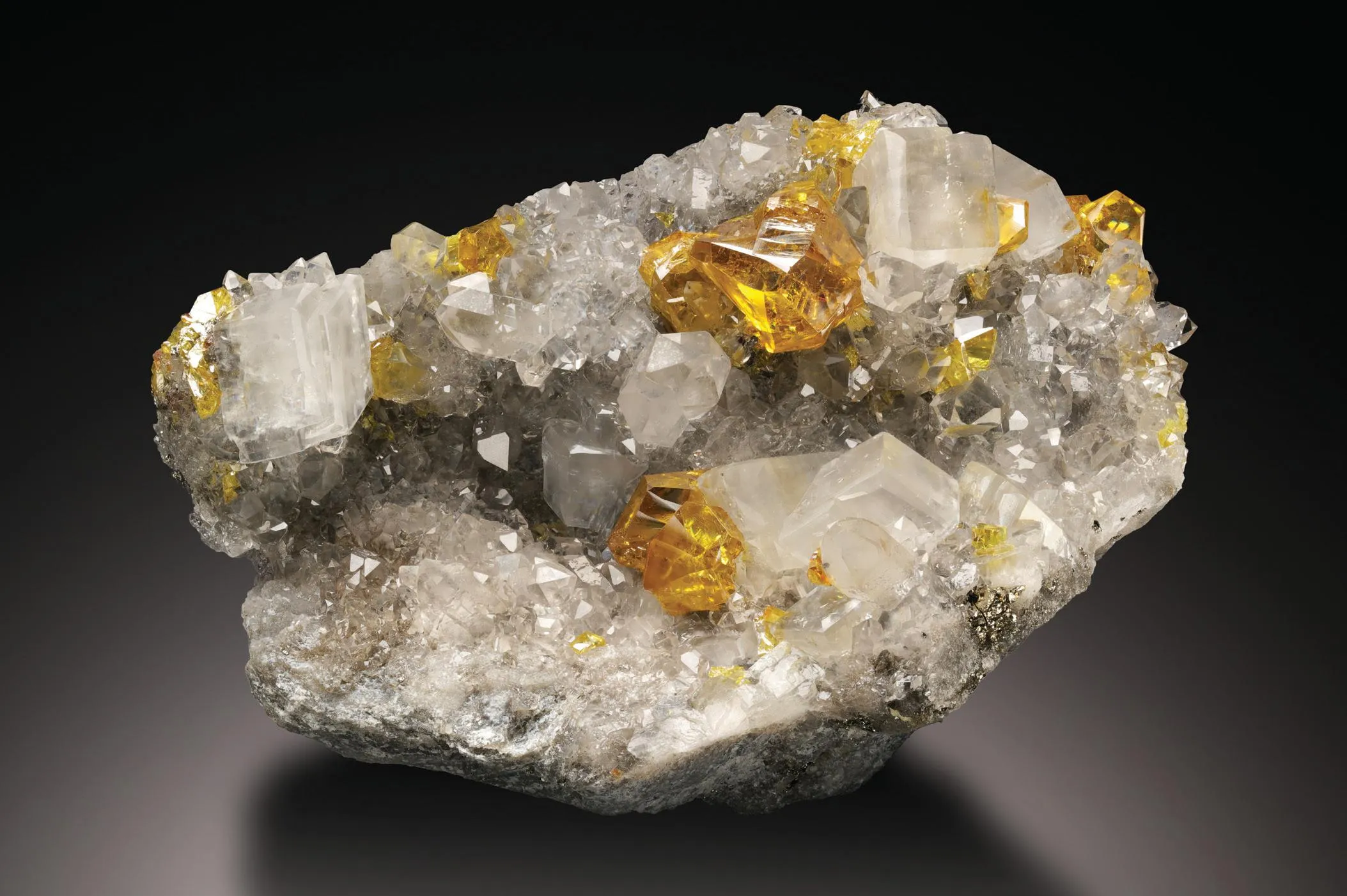 Sphalerite, Calcite - image 1