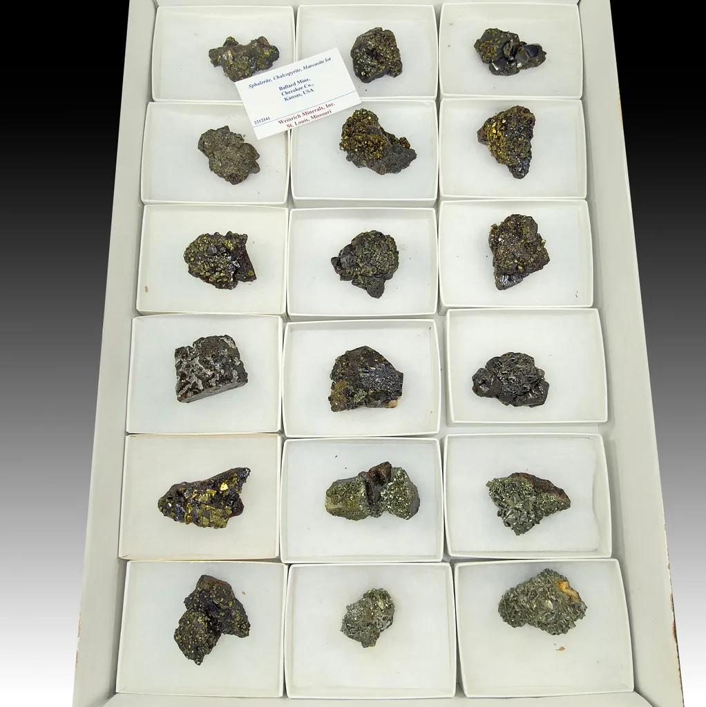 Sphalerite from Ballard Mine, Baxter Springs, Picher Field, Cherokee County, Kansas, USA - image 1