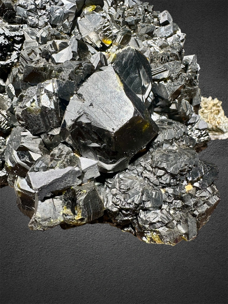 Sphalerite from Bulgaria, Smolyan Province, Madan ore field, Septemvri Mine - image 2
