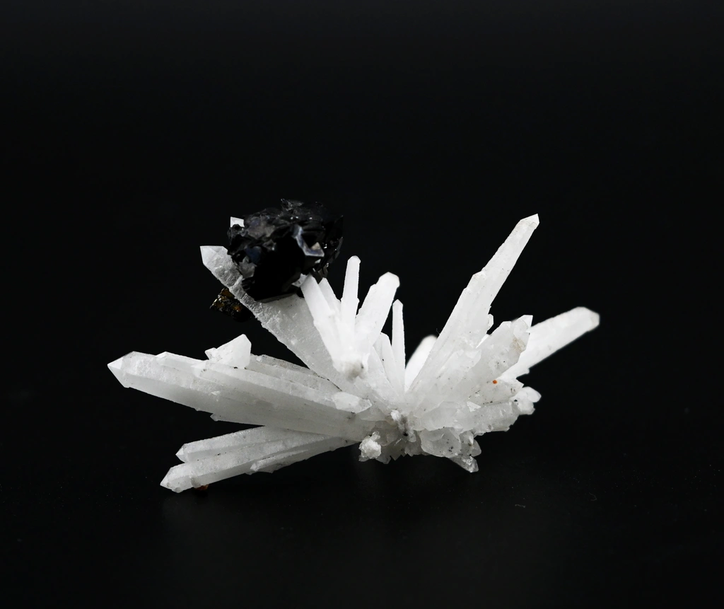 Sphalerite from Nikolaevskiy Mine, Dalnegorsk, Dalnegorsk Urban District, Primorsky Krai, Russia image