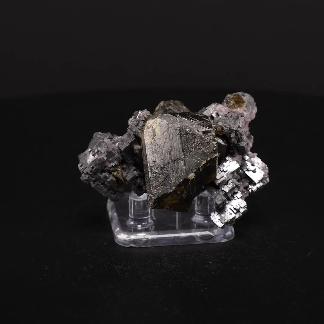 Sphalerite, Galena, Quartz v. Amethyst - image 2