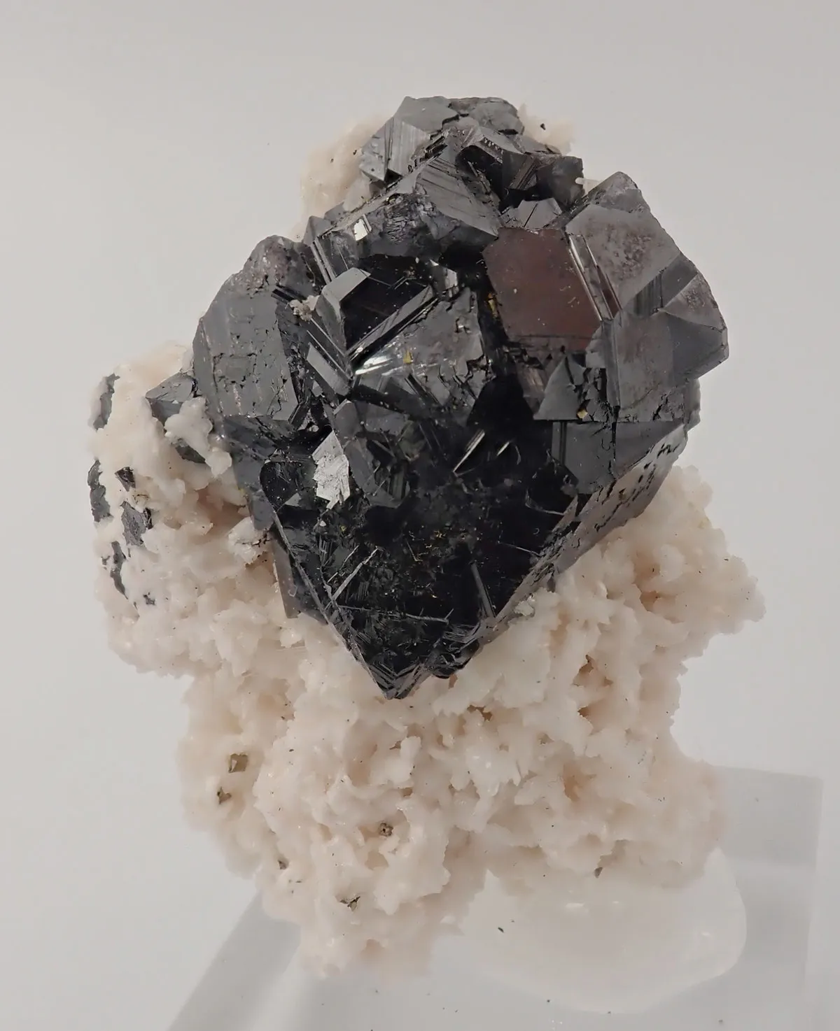 Sphalerite on Aragonite - image 3