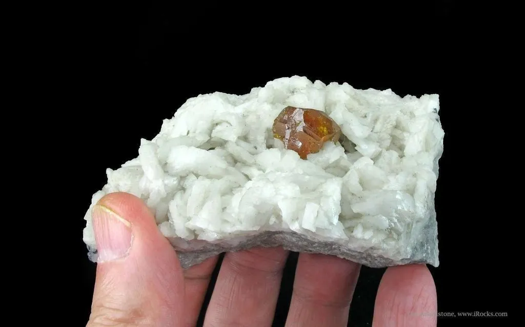 Sphalerite on Dolomite - image 6