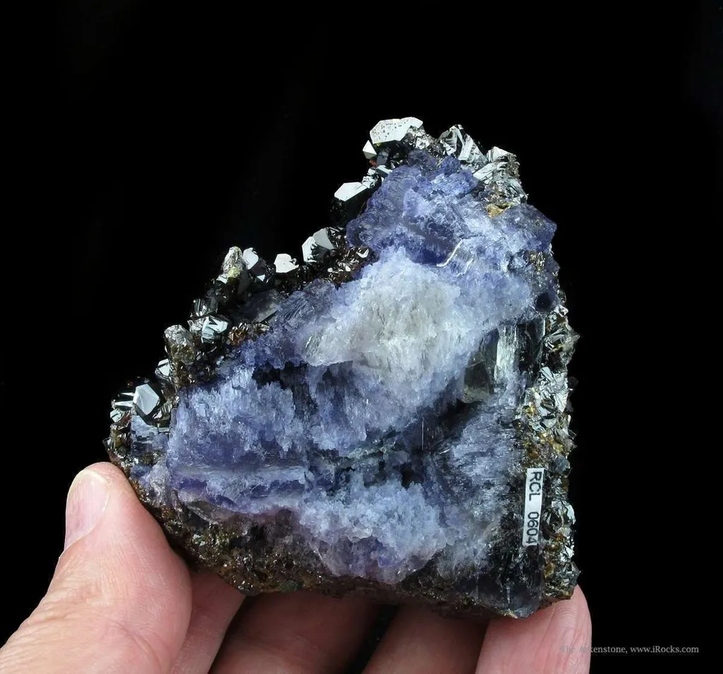 Sphalerite on Fluorite - image 5