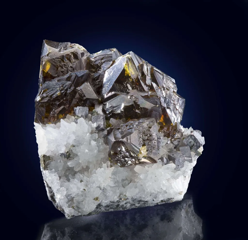 Sphalerite on Quartz - image 2