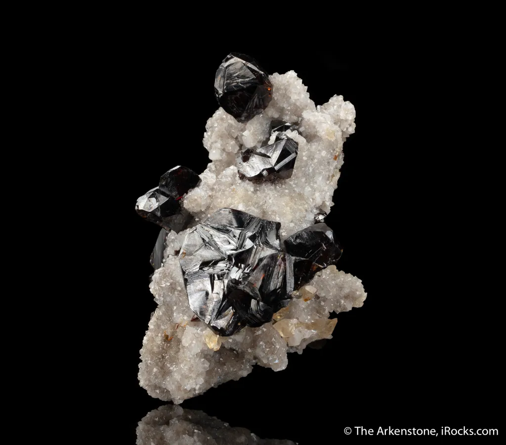 Sphalerite on Quartz - image 3