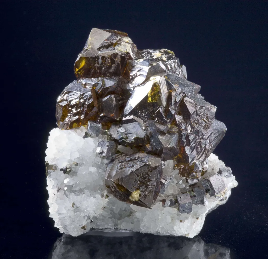 Sphalerite on Quartz image