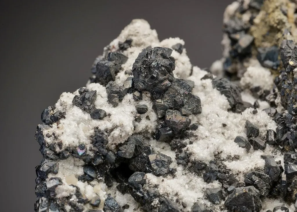 Sphalerite on Quartz image