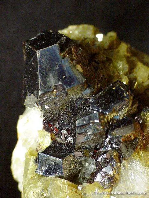 Sphalerite on Siderite on Quartz image