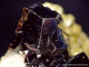 Sphalerite on Siderite on Quartz - image 2