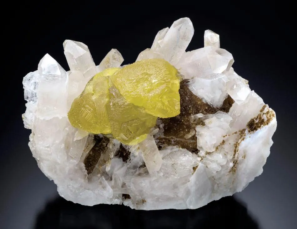 Sphalerite, Quartz, nelenite image