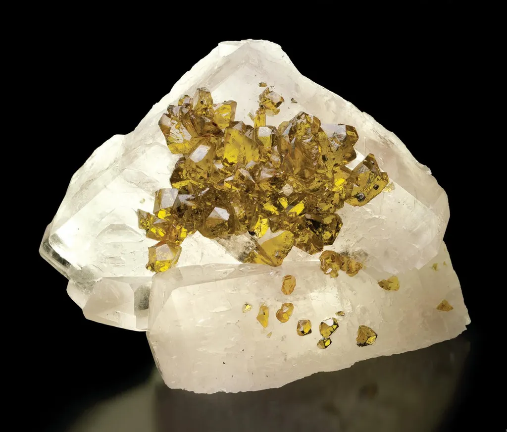 Sphalerite, Sphalerite on Calcite image
