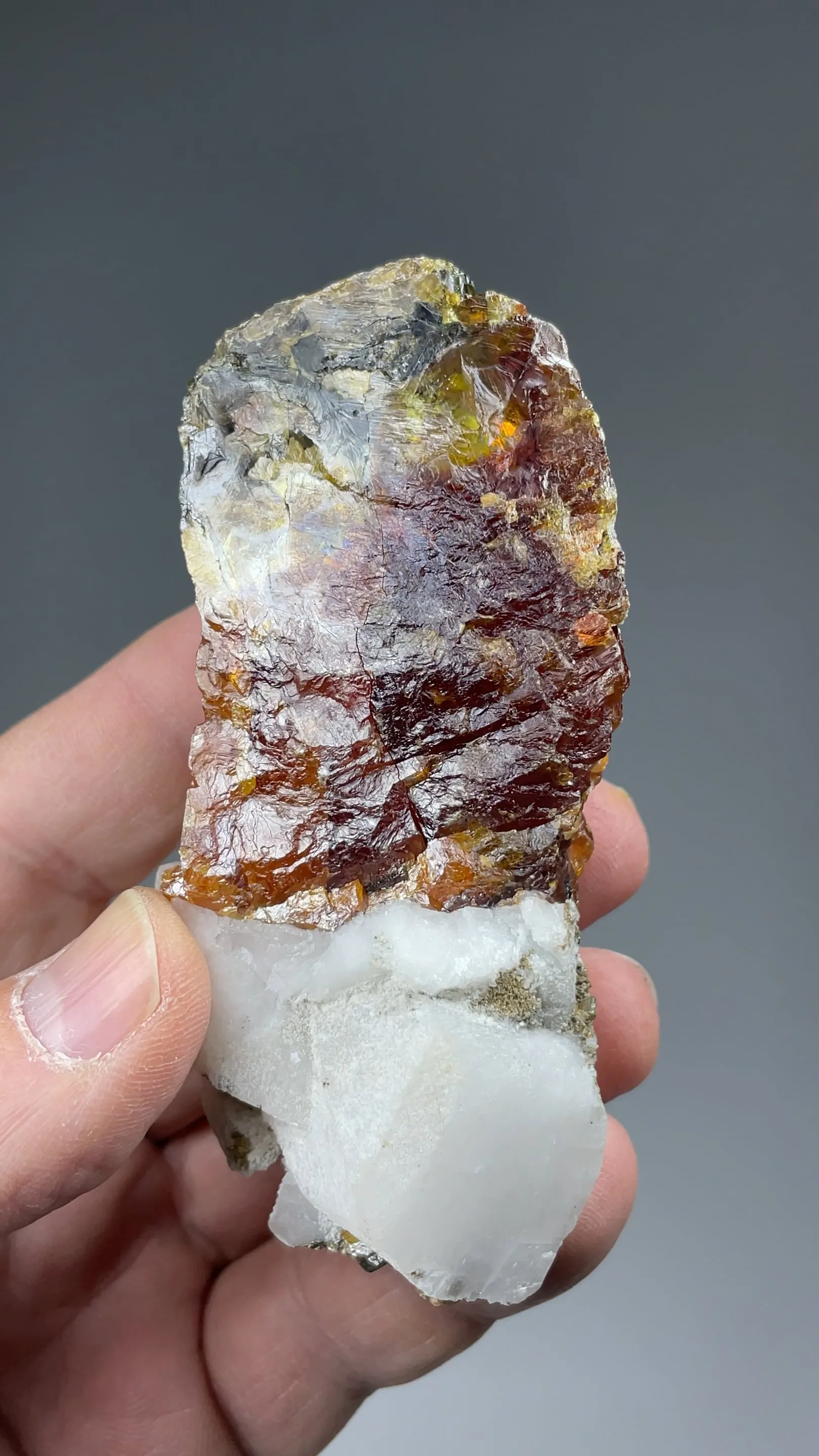 Sphalerite with Calcite - image 2