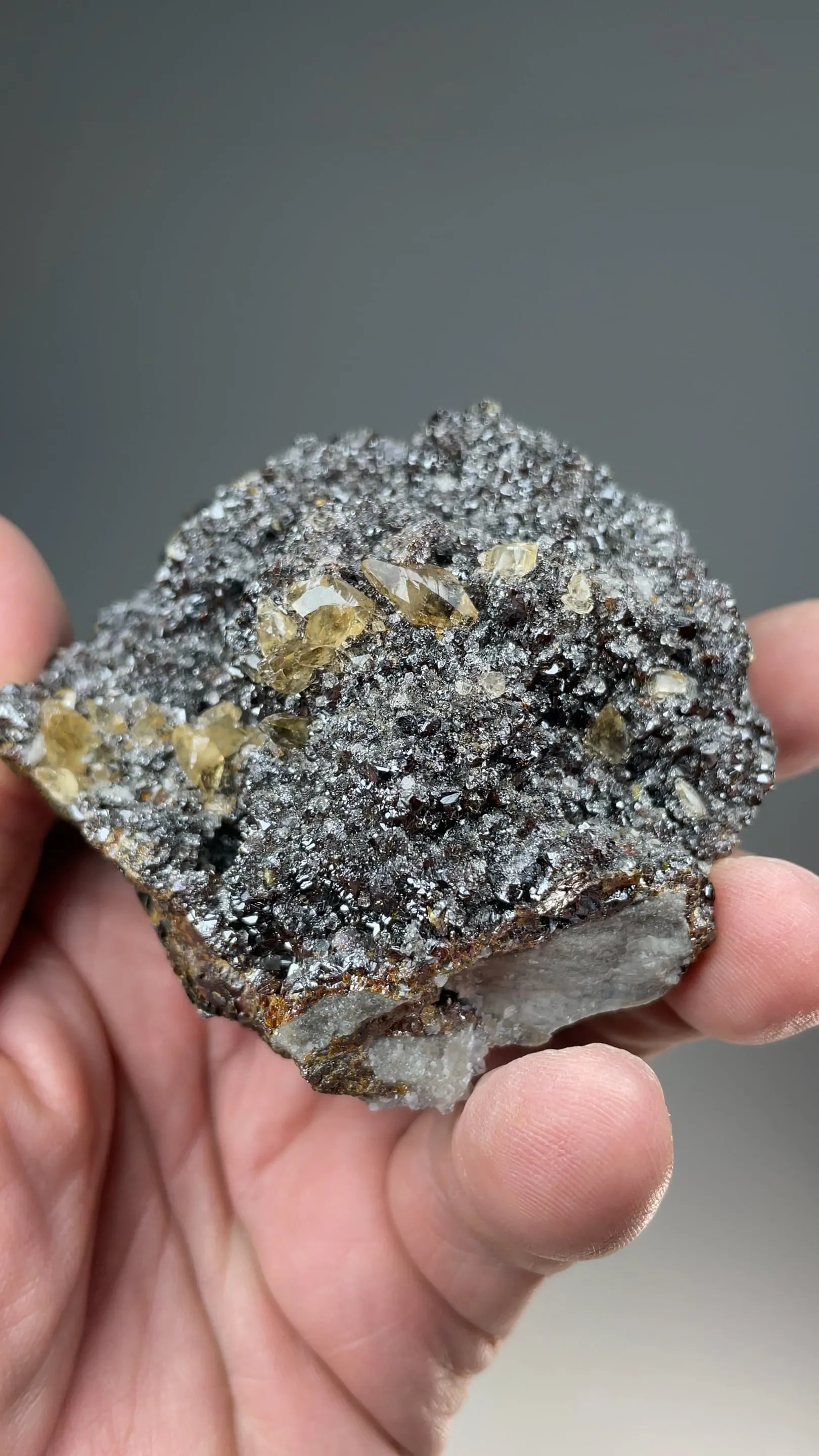 Sphalerite with Calcite - image 2