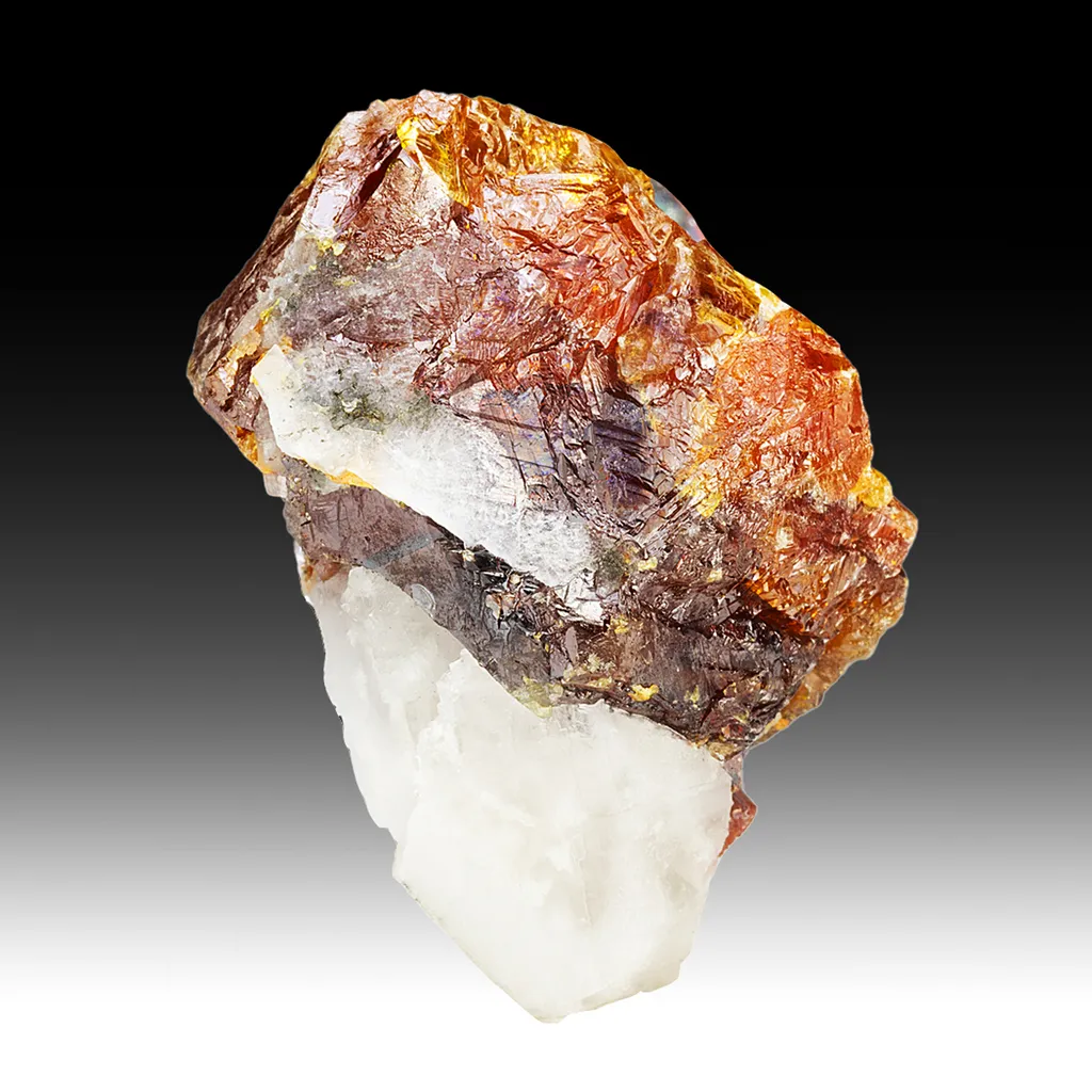 Sphalerite with Calcite image