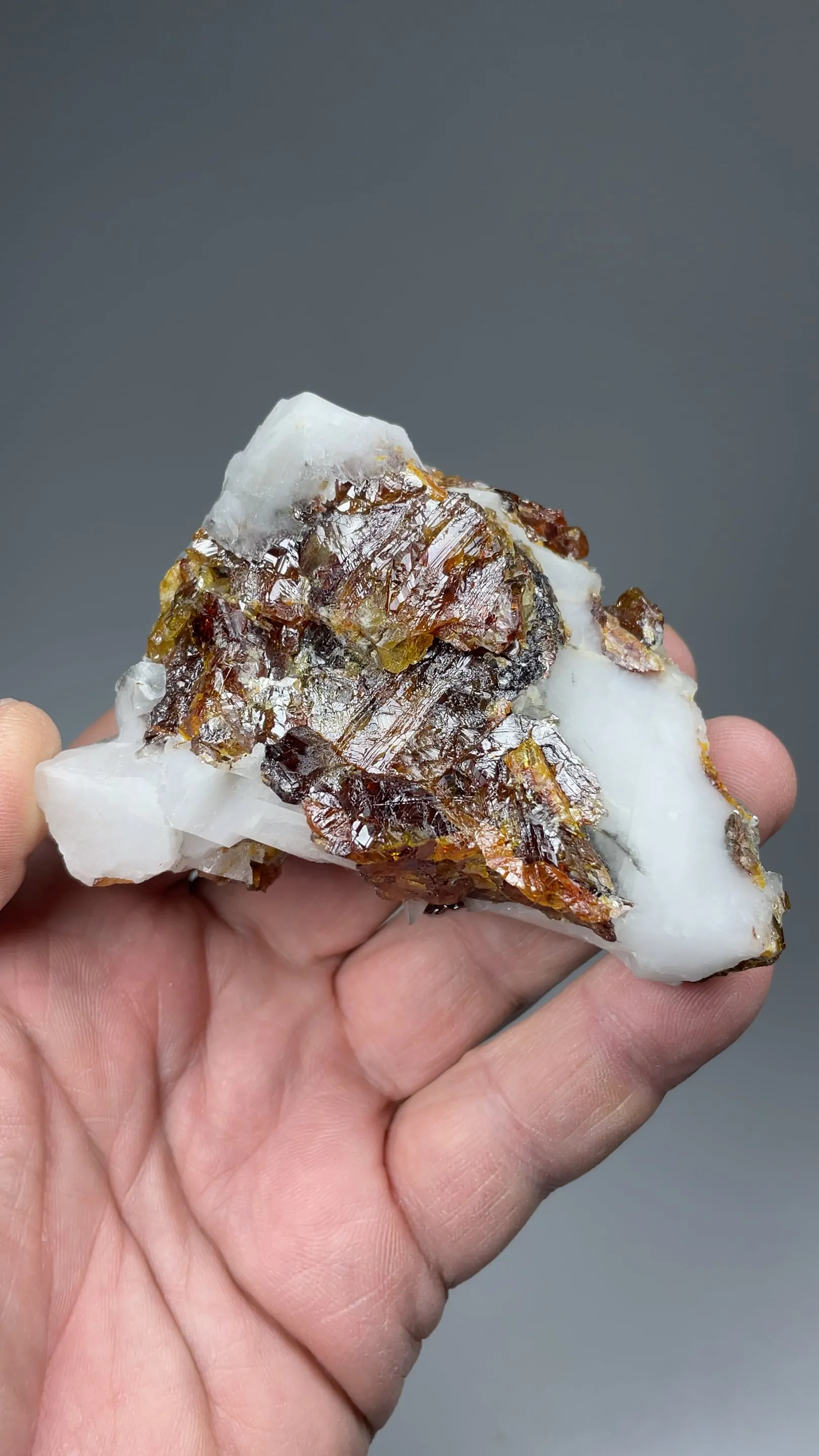 Sphalerite with Calcite - image 2