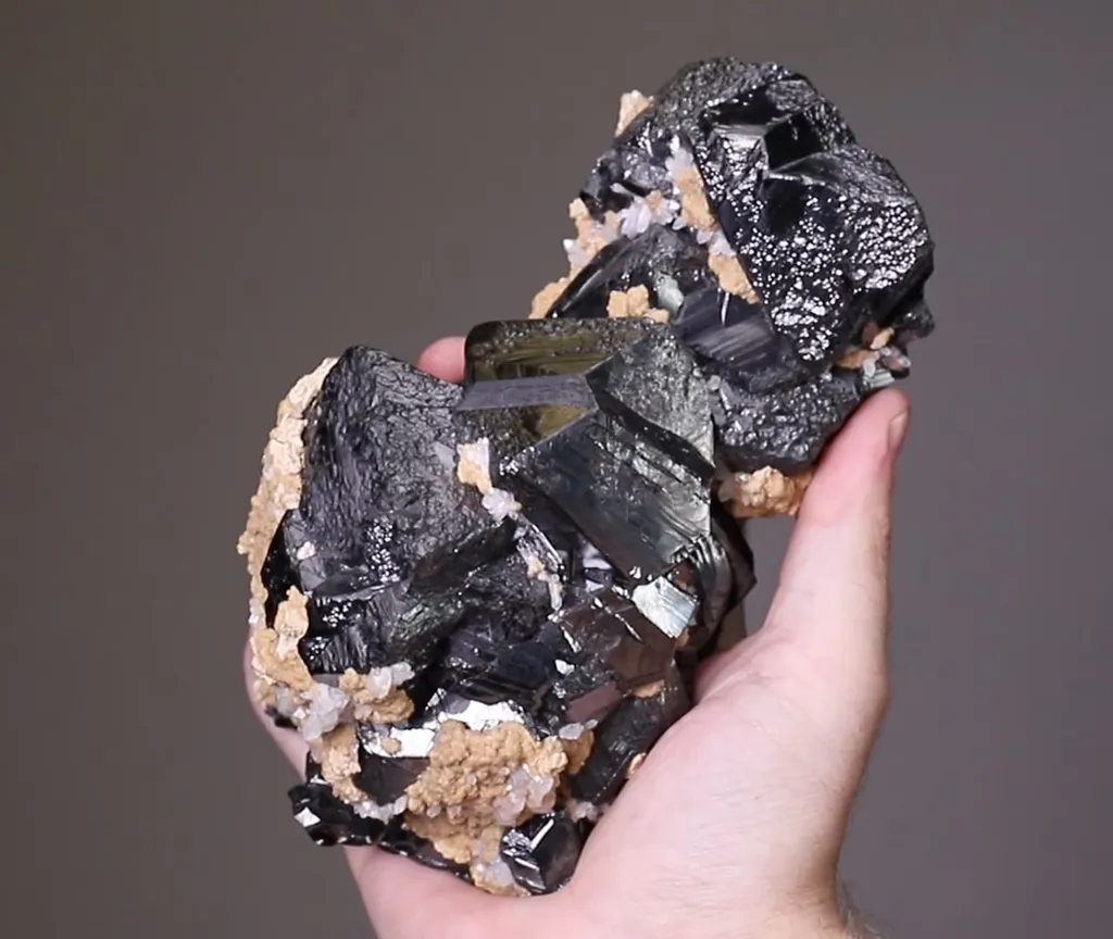 Sphalerite with Calcite - image 2