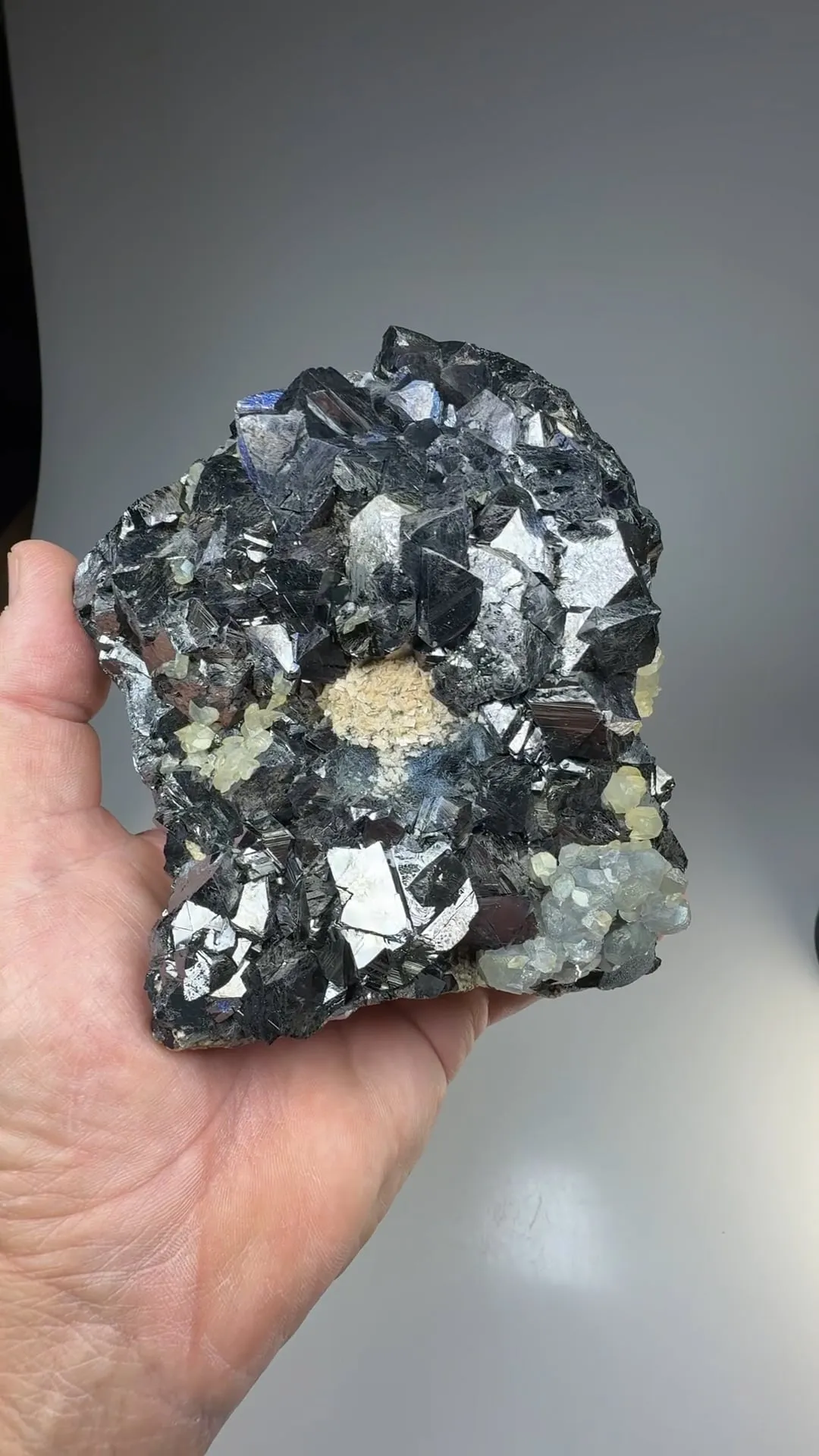 Sphalerite with Calcite - image 2