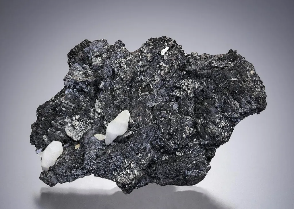 Sphalerite with Calcite image