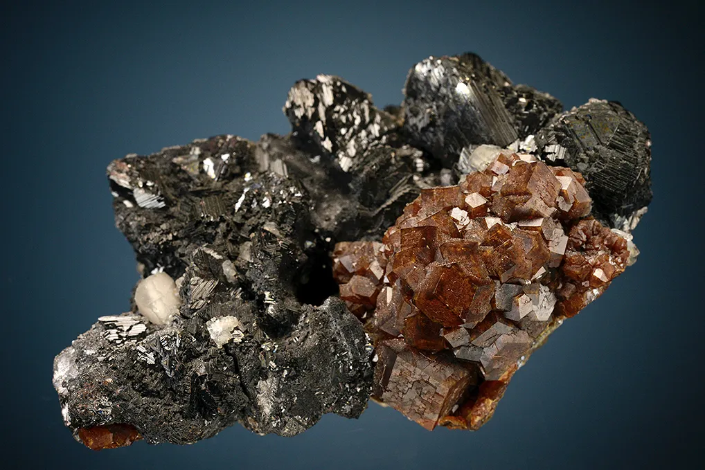 Sphalerite with Calcite and Andradite - image 4