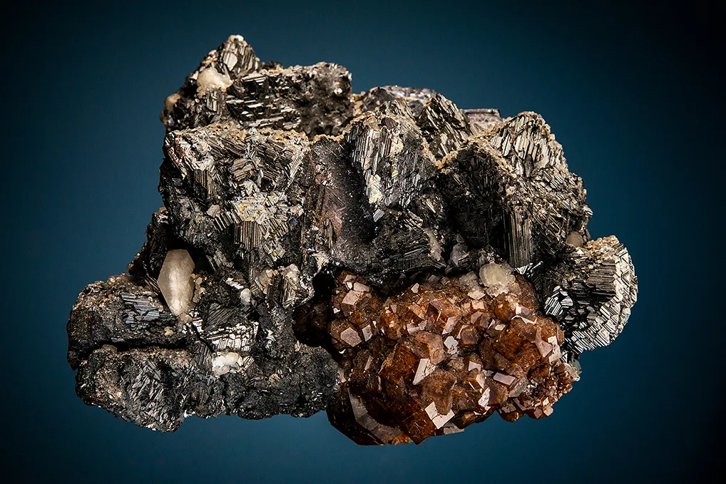 Sphalerite with Calcite and Andradite image