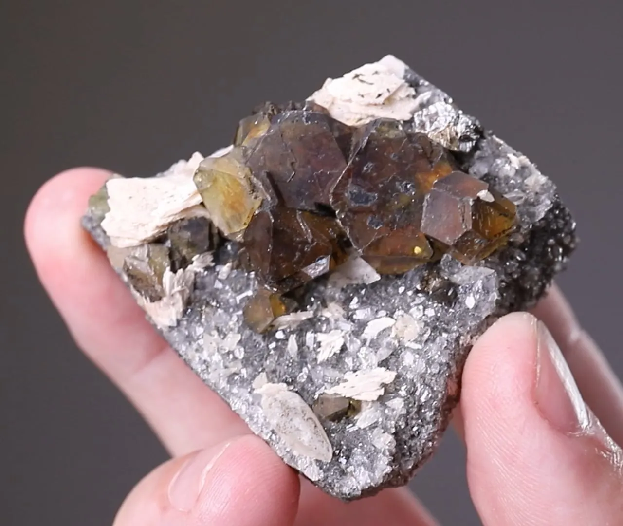 Sphalerite with Calcite and Baryte - image 2