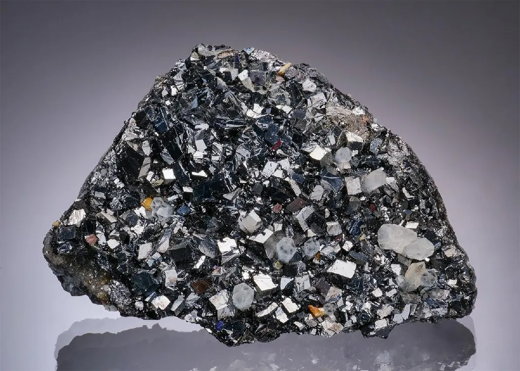 Sphalerite with Calcite and Quartz image