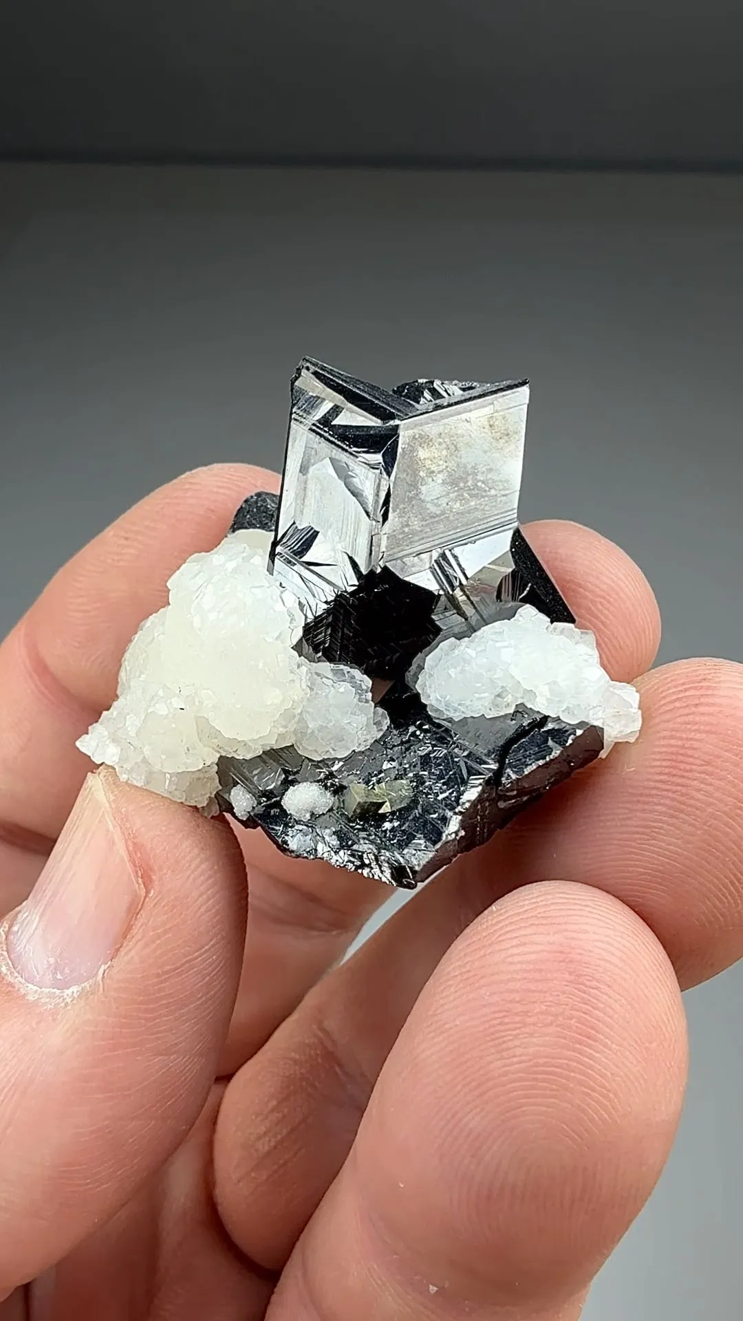 Sphalerite with Calcite, Arsenopyrite (2032) - image 2