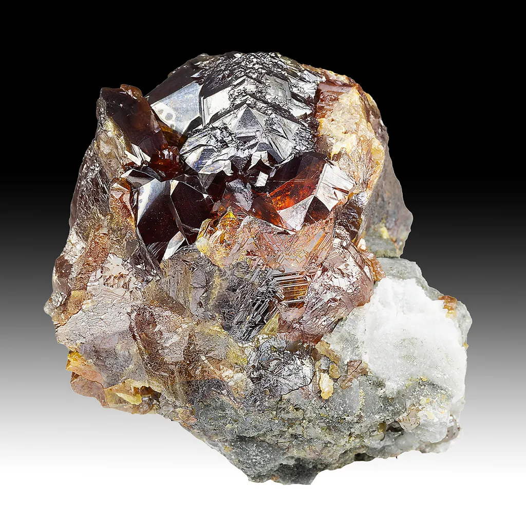 Sphalerite with Calcite image