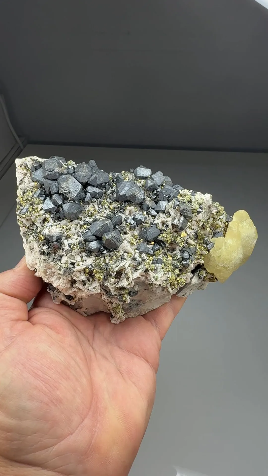 Sphalerite with Calcite, Chalcopyrite, Dolomite - image 2