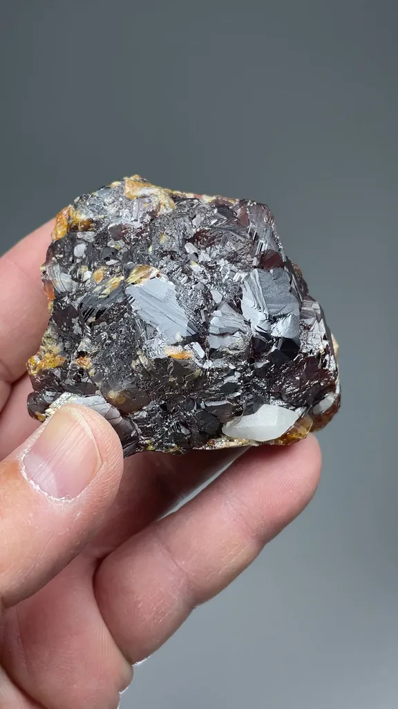 Sphalerite with Calcite - image 3