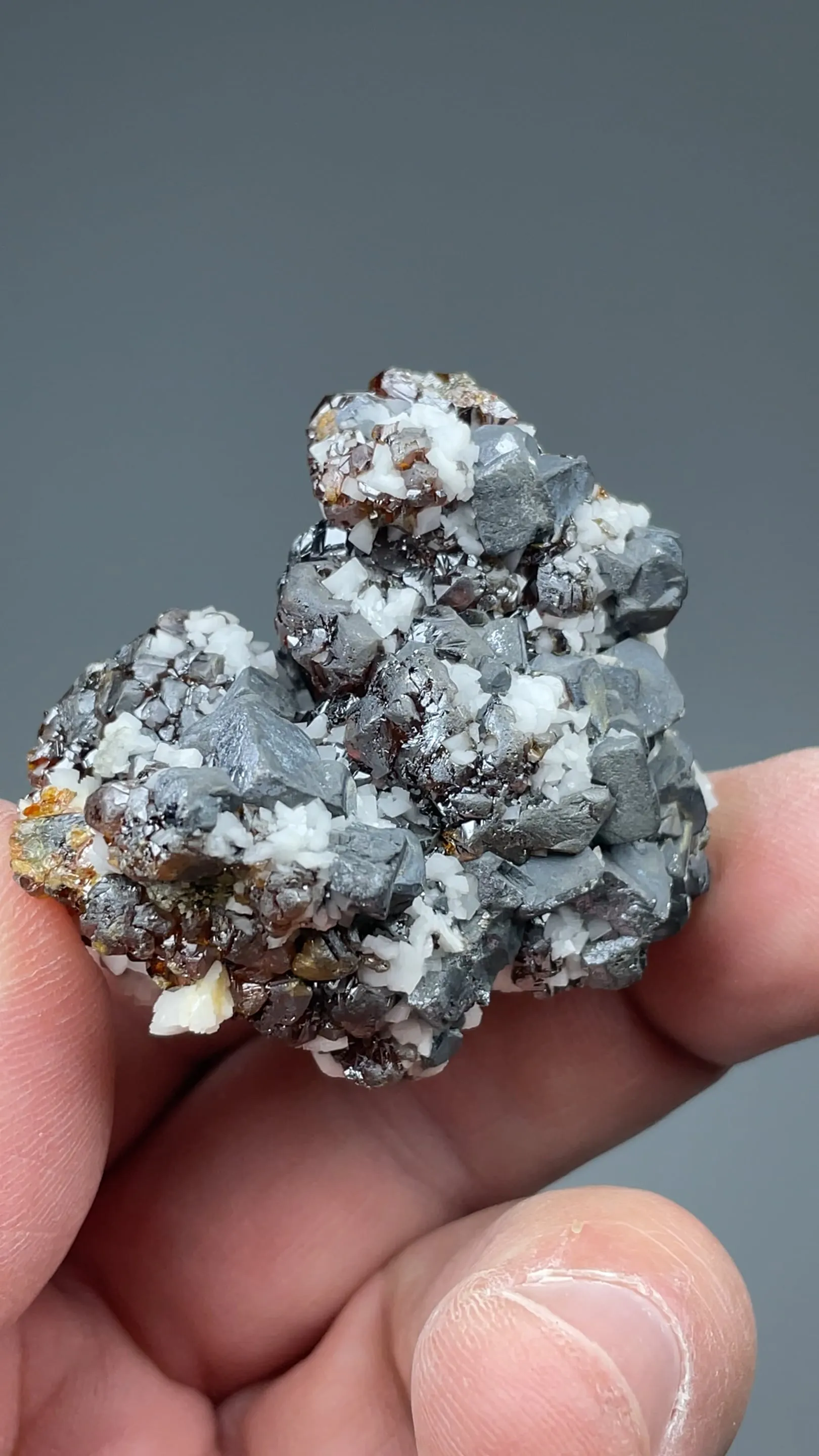 Sphalerite with Calcite - image 2