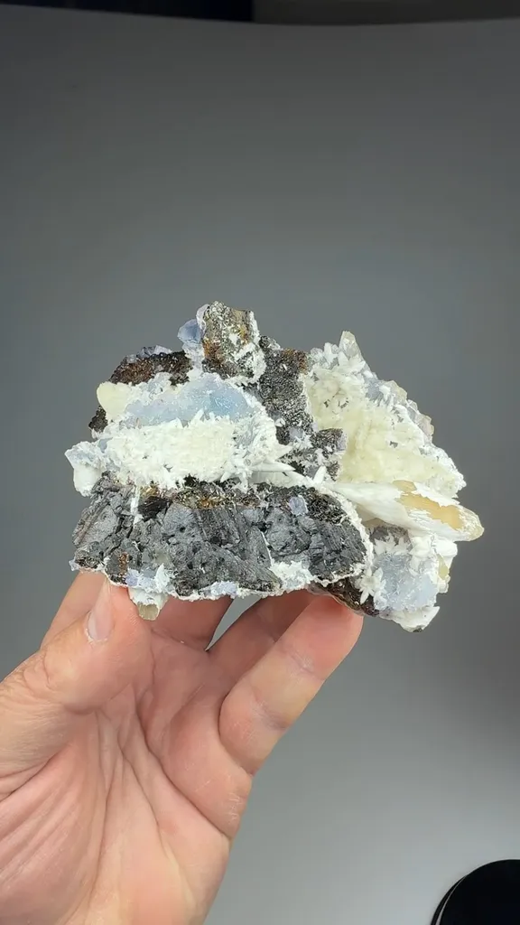 Sphalerite with Calcite, Fluorite - image 2
