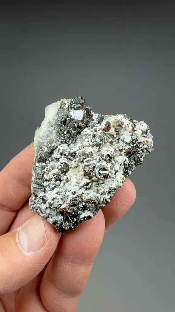 Sphalerite with Calcite, Quartz - image 3