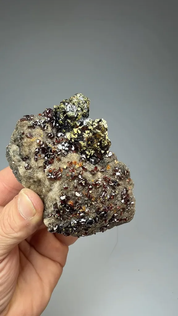 Sphalerite with Chalcopyrite image