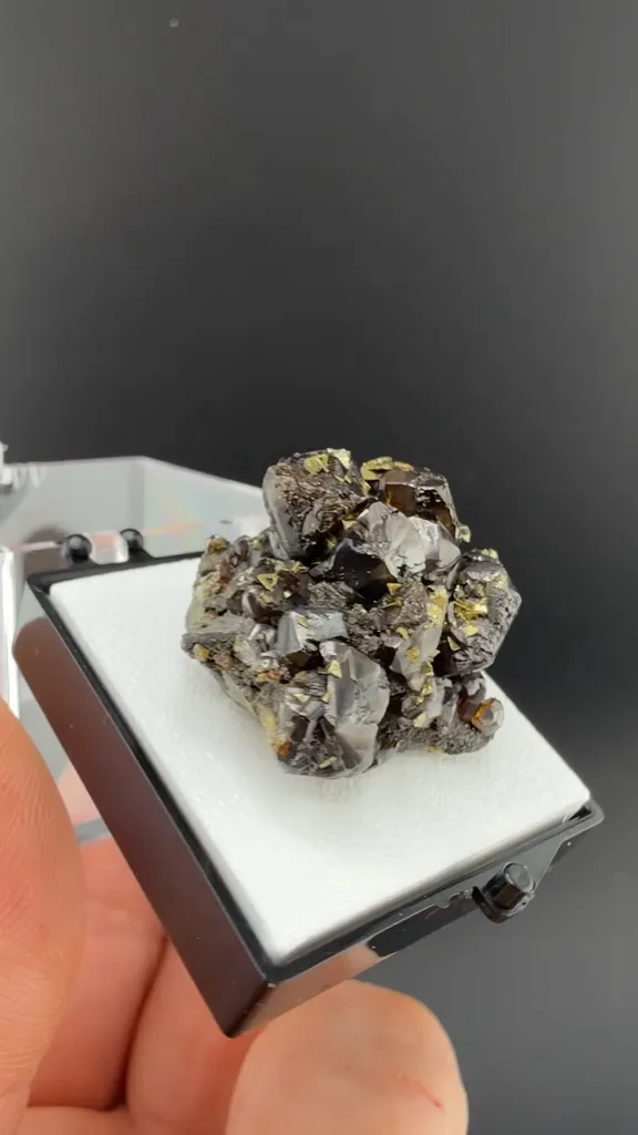 Sphalerite with Chalcopyrite - image 2