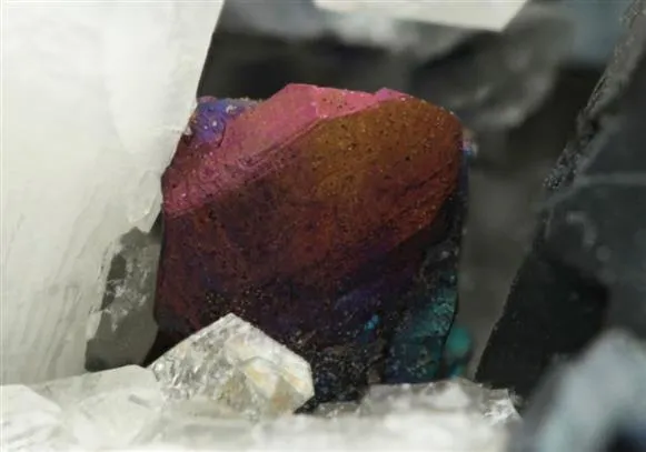 Sphalerite with Chalcopyrite and Quartz image