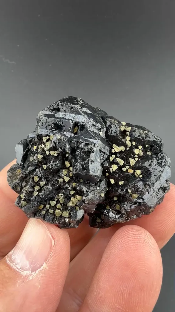 Sphalerite with Chalcopyrite image