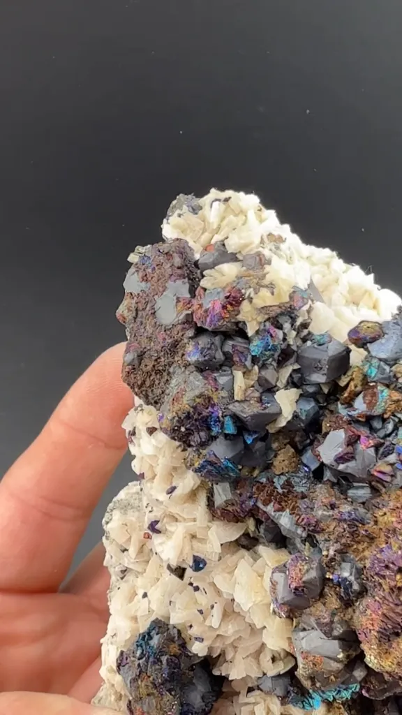Sphalerite with Chalcopyrite, Dolomite image
