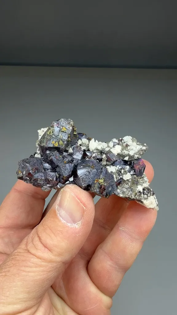 Sphalerite with Chalcopyrite, Dolomite - image 2