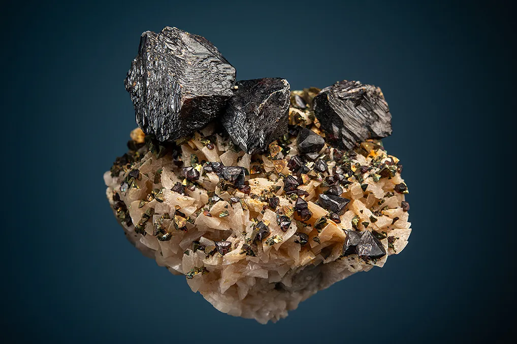 Sphalerite with Chalcopyrite on Dolomite image