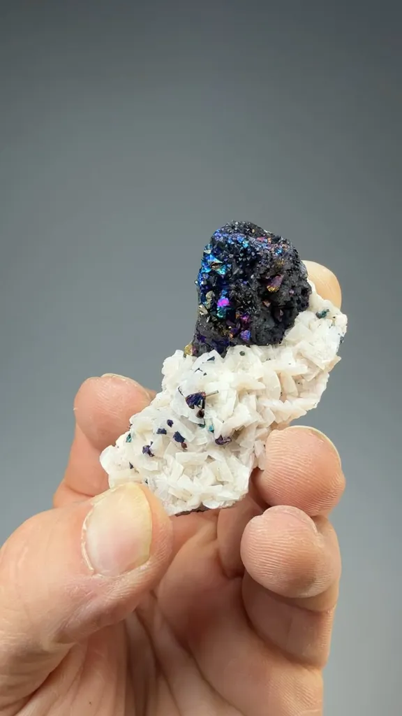 Sphalerite with Chalcopyrite on Dolomite image