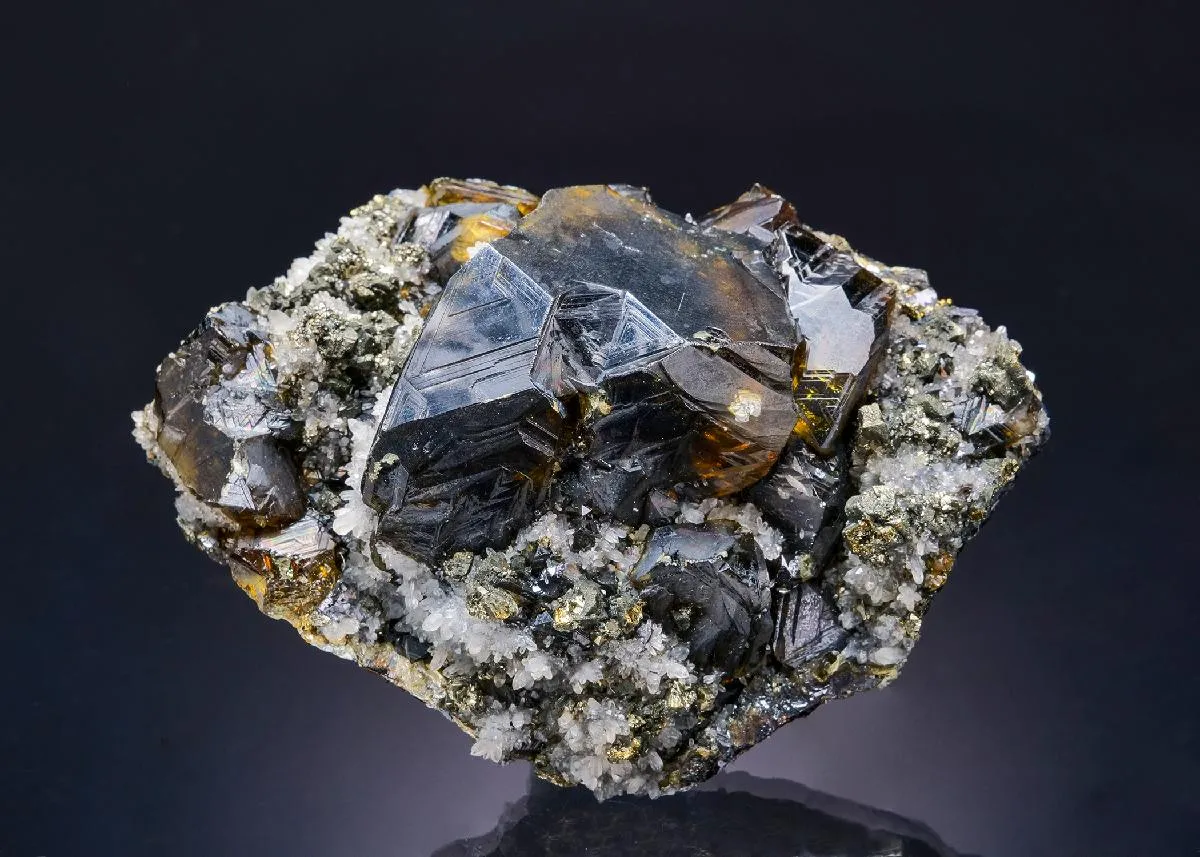 Sphalerite with Chalcopyrite on Quartz - image 1