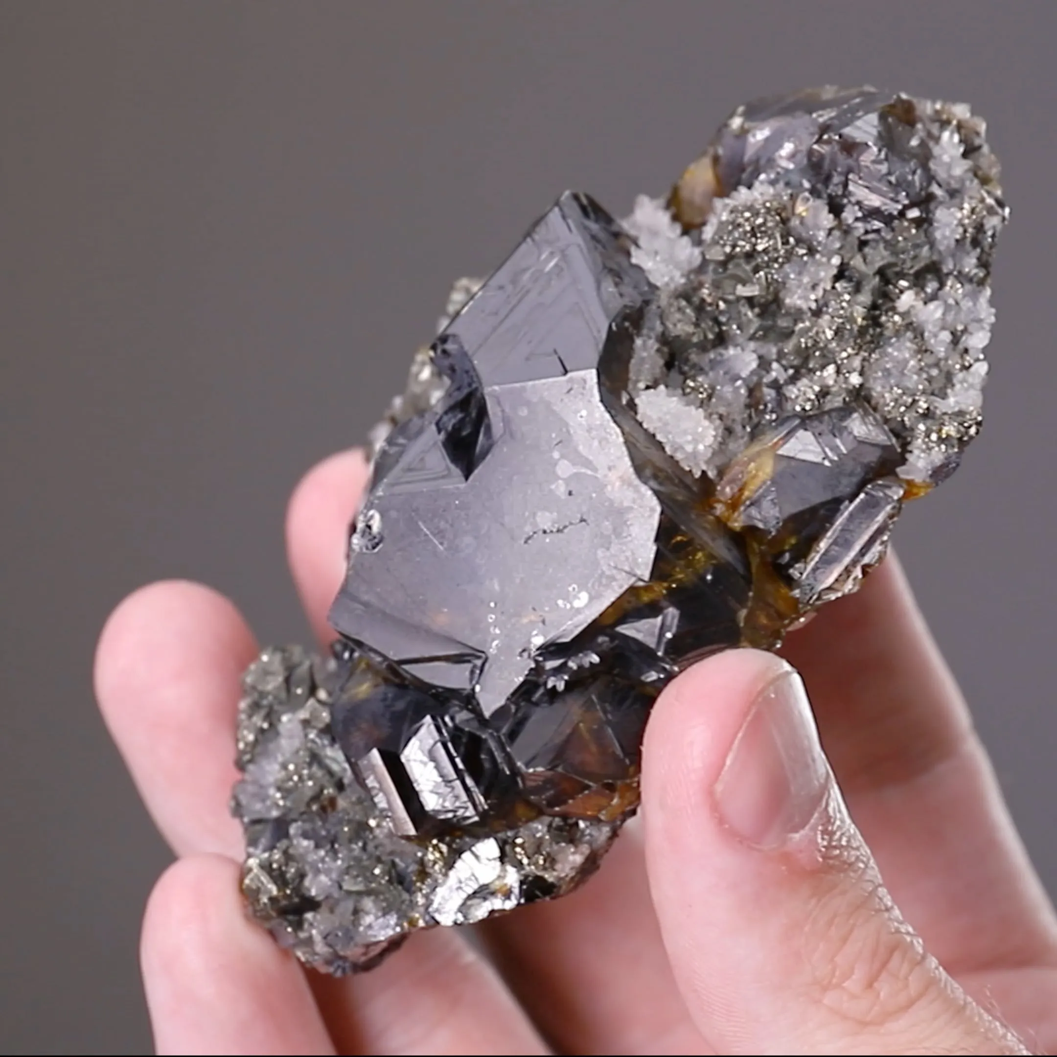 Sphalerite with Chalcopyrite on Quartz - image 2