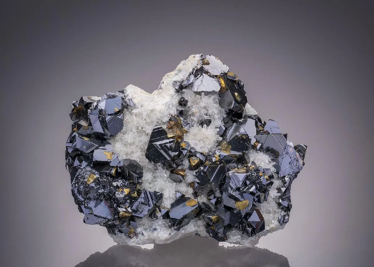 Sphalerite with Chalcopyrite on Quartz - image 1