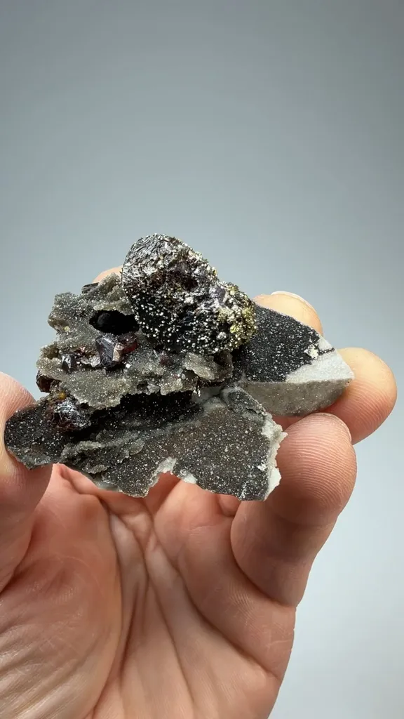 Sphalerite with Chalcopyrite, Quartz - image 2