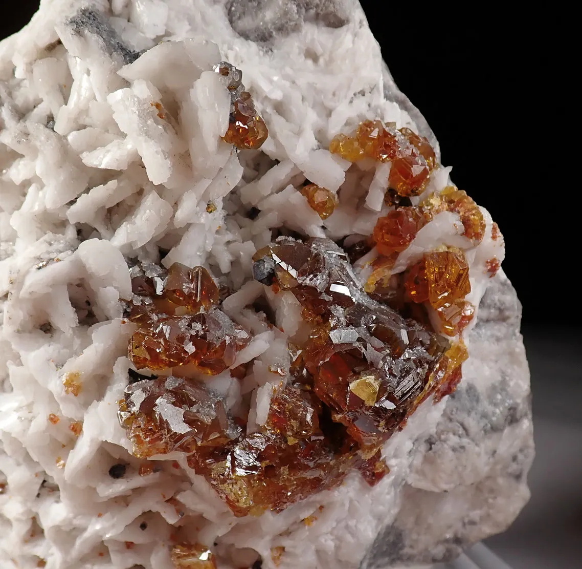 Sphalerite with Dolomite - image 2