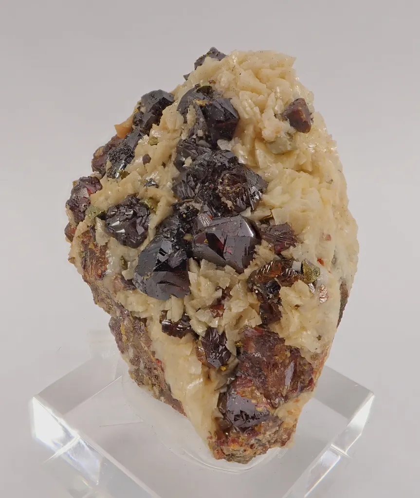 Sphalerite with Dolomite - image 2
